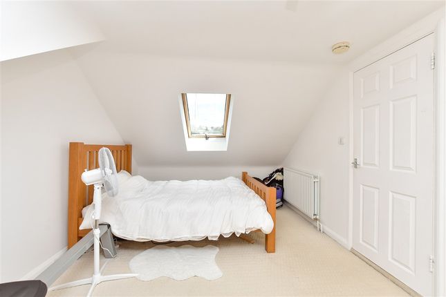 Alexandra Road, Chatham photo 2