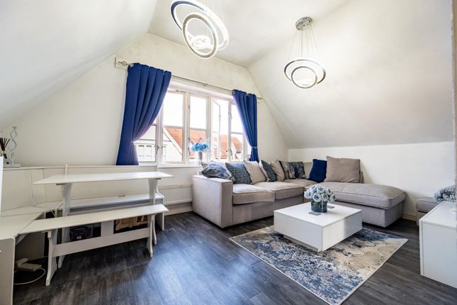 Flat for sale in White Hart Way, Dunmow, Essex