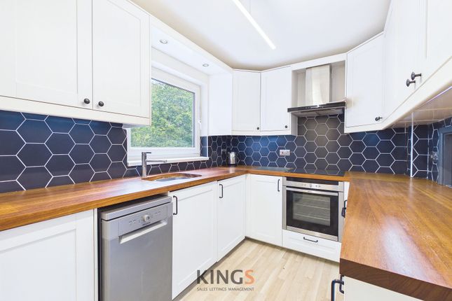 20 Gresley Court Hawkshead Road, Potters Bar photo 3