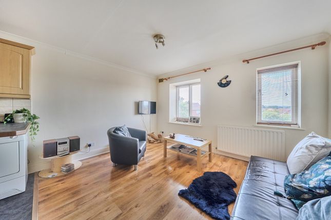Flat 2, 42, Knowsley Road, Reading photo 2