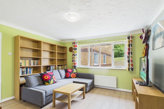Flat 31, Wheeler Court Armour Hill, Reading photo 2