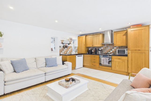 2c, Medwin Street, Clapham North photo 4