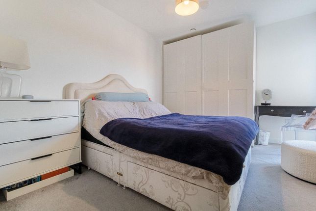Flat 27, Erato Court, 42 Curton Close, Edgware photo 5