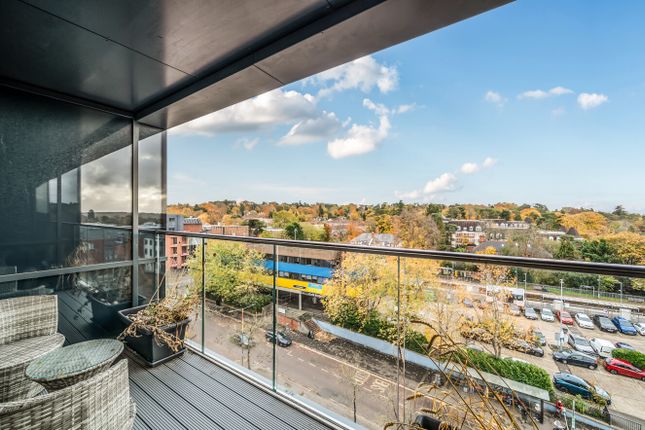 1375139-12-6908d6...