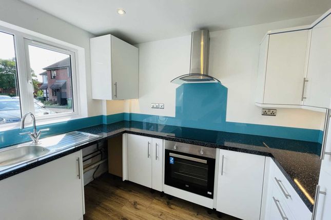 35, Worcester Drive, Didcot photo 2