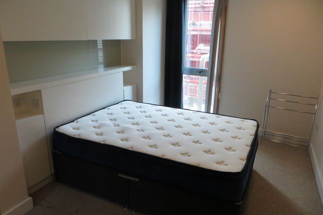 Flat to rent in Navigation Street, Birmingham