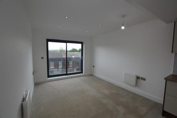 Flat to rent in Field View, Chesterfield