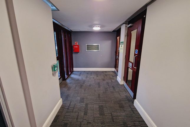 Flat for sale in Wake Green Park, Moseley, Birmingham