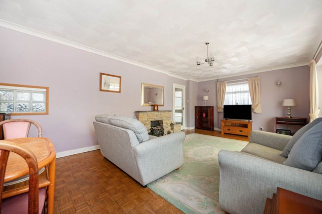 24, Grayswood Avenue, Chichester photo 2