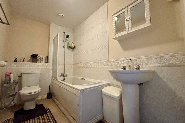 55, Burton-on-Trent photo 4