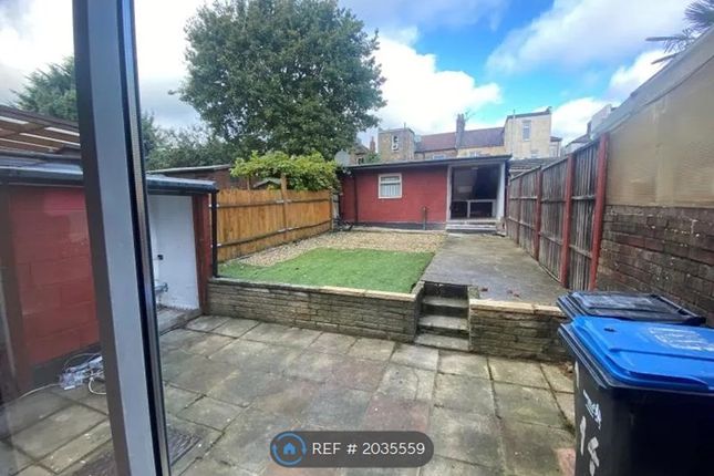 Terraced house to rent in Melbourne Avenue, London
