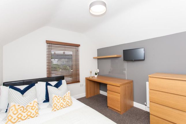 49, Minny Street, Cardiff photo 3