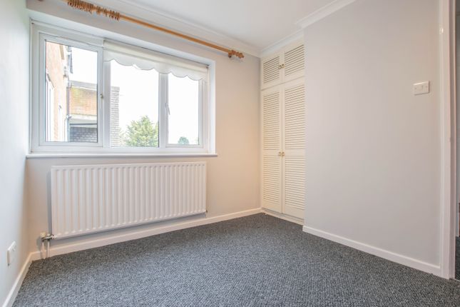 Flat to rent in Springfield Road, Cheshunt, Waltham Cross