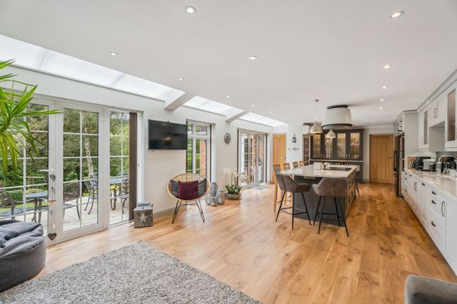 18 Beech Waye, Gerrards Cross photo 4