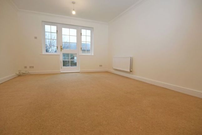 102 Fennel Close, Maidstone, Kent photo 4