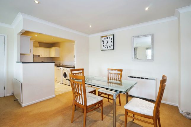 Flat 53,,, Victoria Mansions, Preston photo 4