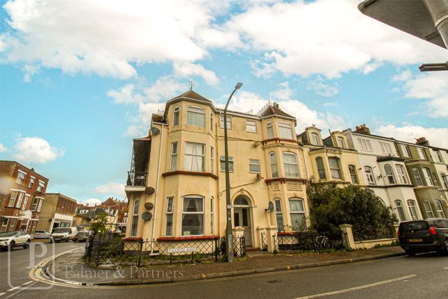 Flat to rent in Pallister Road, Clacton-On-Sea, Essex