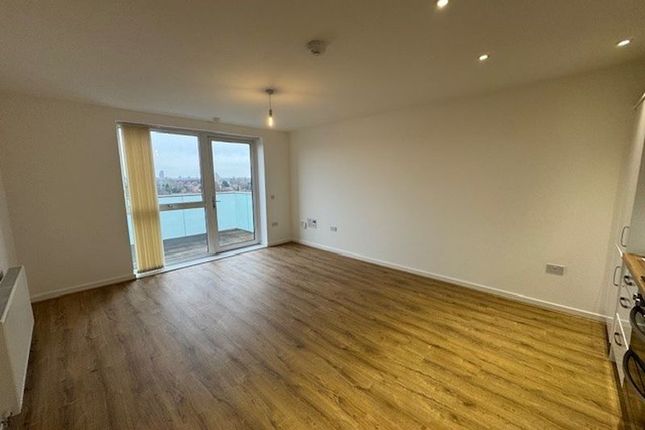 73 Dovetail Place, Lawrence Road, London photo 3