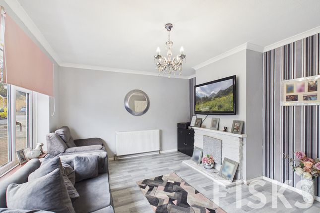 141, Seamore Avenue, Benfleet photo 3