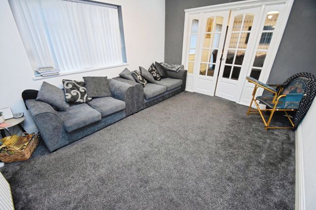 1, Rosebery Road, Bradford photo 3