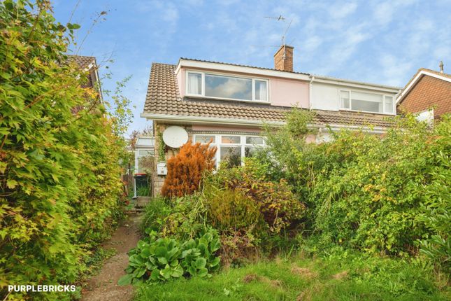 Eastfield close, Caerleon photo 2