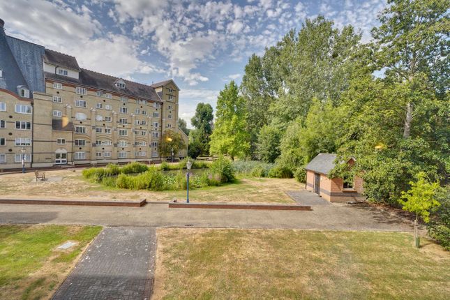 Waterside Place, Flat 77, Sheering Lower Road, Sawbridgeworth photo 3