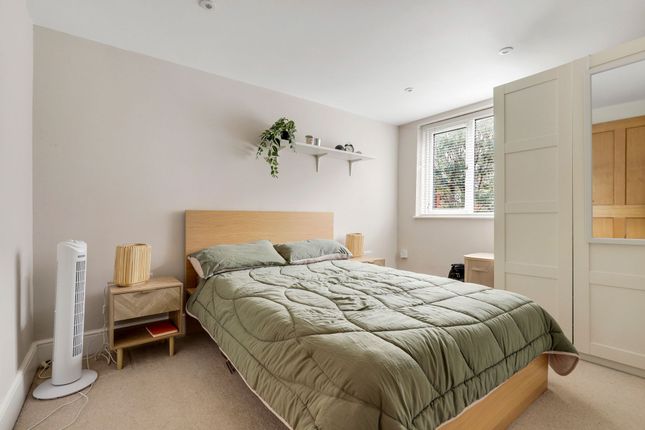 Flat 4, 51-53 Musters Road, Nottingham photo 4
