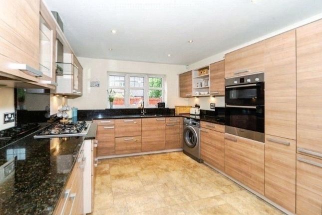2, Turstin Drive, Hampshire photo 3