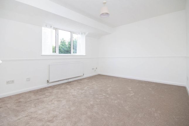 Flat 18, Royston Court, Stanley Road, Southampton photo 2
