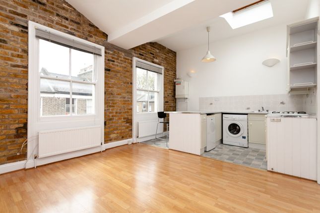 Thumbnail Flat to rent in Victoria Park Road, London