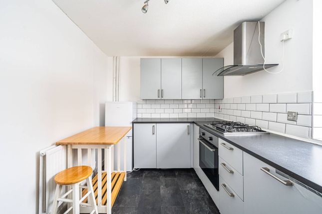 Flat to rent in Parkhurst Road, Holloway, London