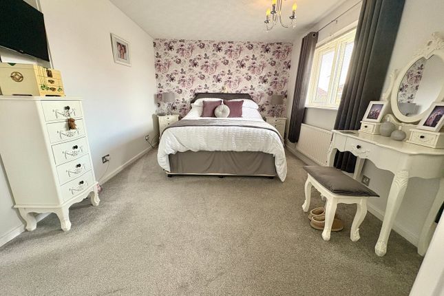 11, Fallow Close, LEICESTER photo 4