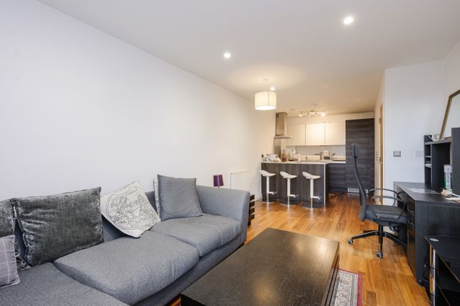 Flat 19, 2, Stanley Road, London photo 2