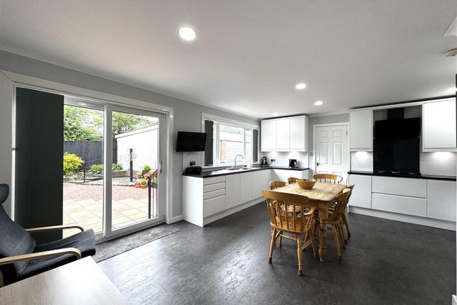 Dining/Kitchen