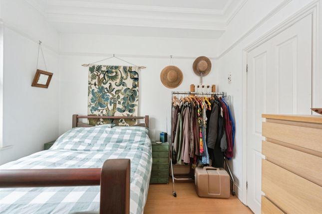 Flat 1, Knightsbridge House 35-37, Hampton Road, Twickenham photo 4