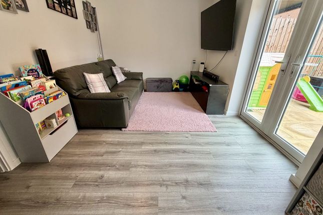 12, Sisken Place, Yeovil photo 4
