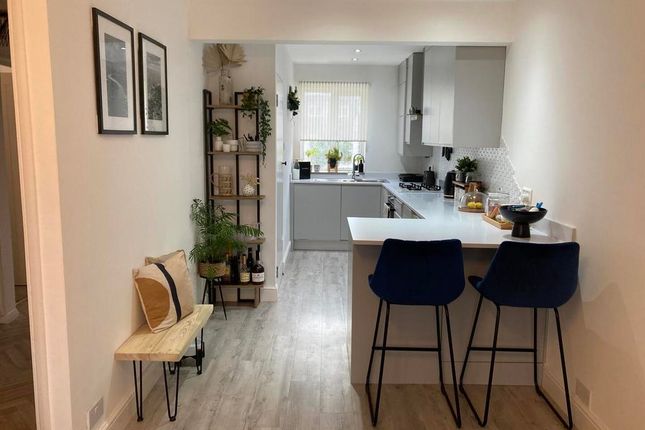 Flat for sale in Woodlands Parade, Ashford