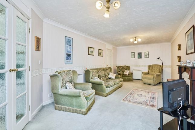 2, Pendene Court, Wolverhampton photo 4