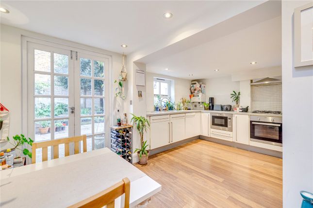 Thumbnail Flat for sale in Barclay Road, London