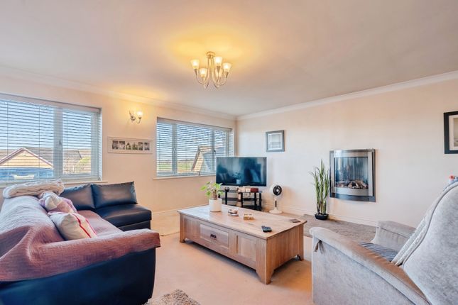 Blythwood, 76, Stirling Court, Burnley photo 4