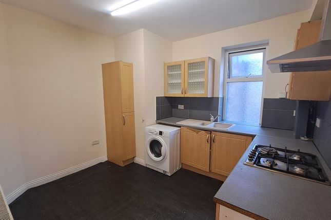 184A Lilycroft Road, Bradford photo 5