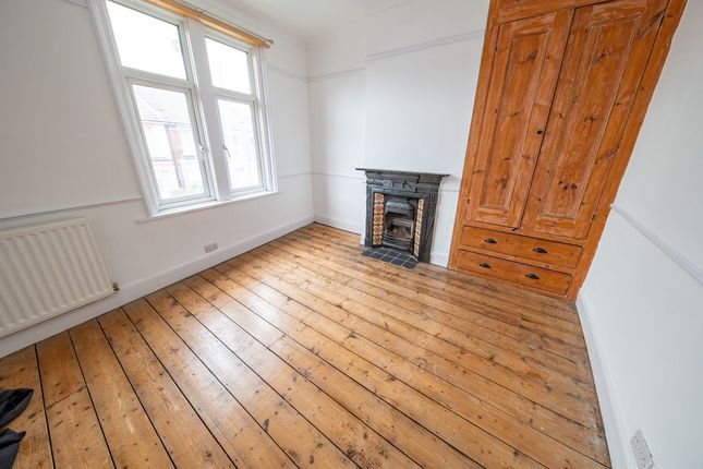 32, Gladys Avenue, Portsmouth photo 2