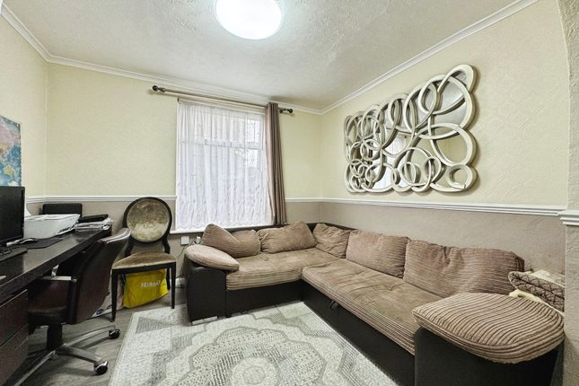 1 Fourland Walk, Edgware photo 2