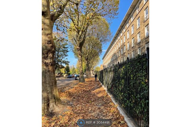 Flat, Napier House Bromyard Avenue, London photo 5
