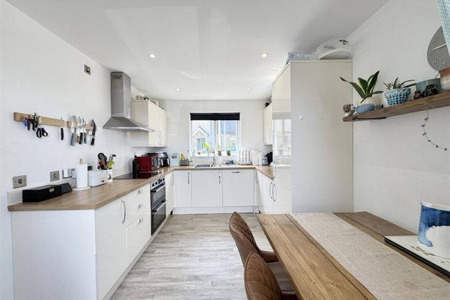 4, Rosina Way, Penwithick photo 4