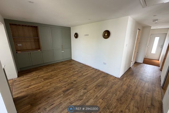 Carlyon Close, Threemilestone, Truro photo 2