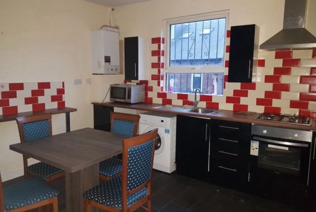 Thumbnail Property to rent in Burley Lodge Terrace, Hyde Park, Leeds