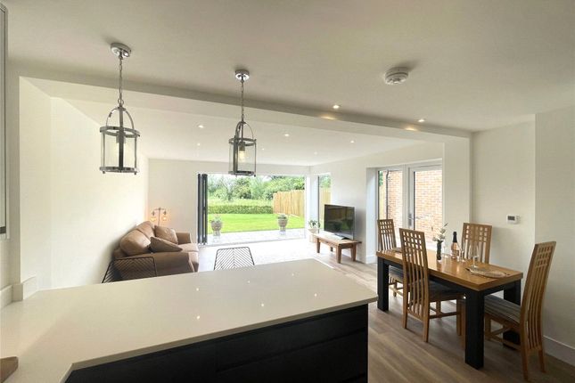 11 Poplar Close,, 11 Poplar Close, Tewkesbury photo 3