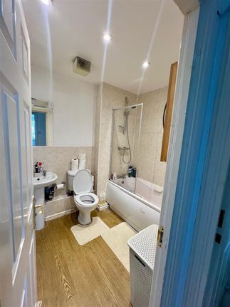 26 Pembroke House, Station Road, Borehamwood photo 5