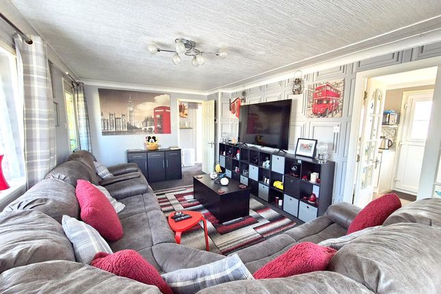 36, Gwealmayowe Park, Helston photo 4